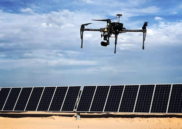 supervision mediante drones de instalaciones de energia solar para la toma de big data y actividades de prevención